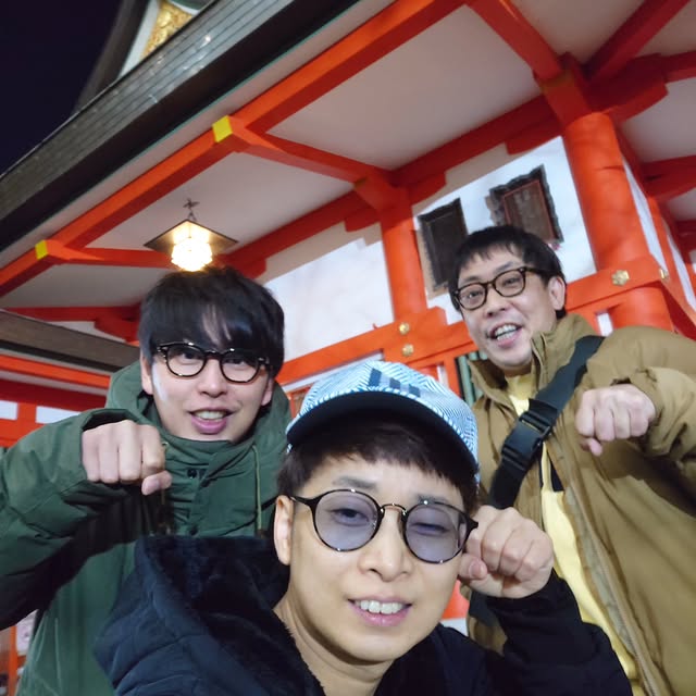 「初詣完了ヒィア！」バイク川崎バイク、あの芸人コンビと仲良く初詣も"参拝マウントの取り合い"が話題⁉