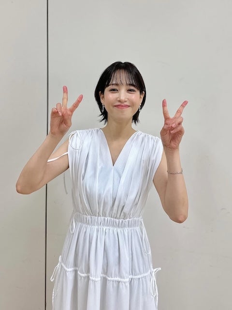 鷲見玲奈アナ、ヨーグルト風の衣装を公開！