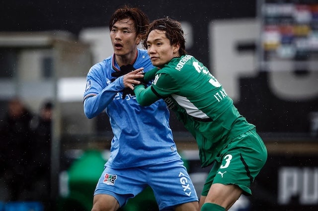 小川と板倉がクラブ親善試合で対戦！白熱の試合はドロー決着