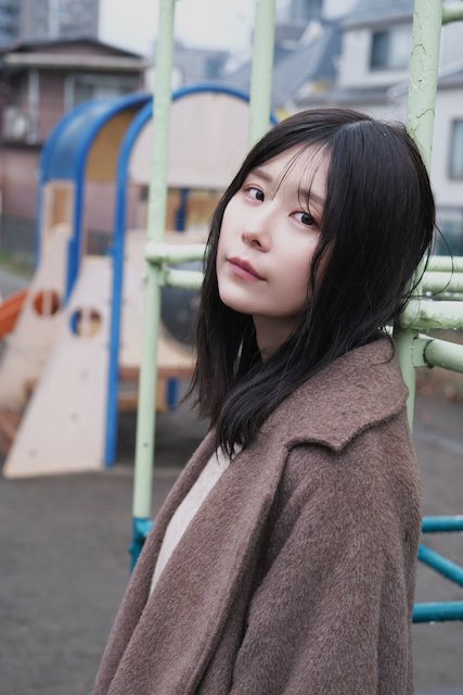 有村藍里 儚さ溢れる雨の日ショットが話題に「とても可愛くて美しい」