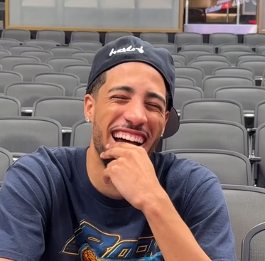 “リングを支える影の守護者”ジェームズ・ジョンソンの行動が話題に！