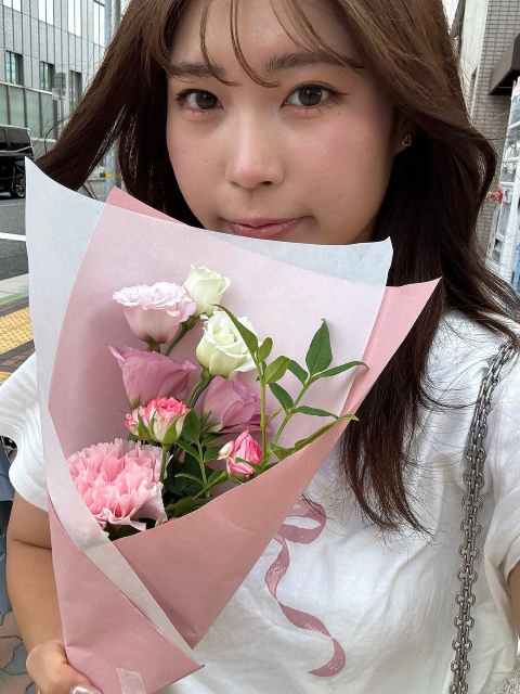 花よりカワイイ笑顔にメロメロ⁉美女ドラコンプロ松浦みゆ、最新インスタショットにファン歓喜！