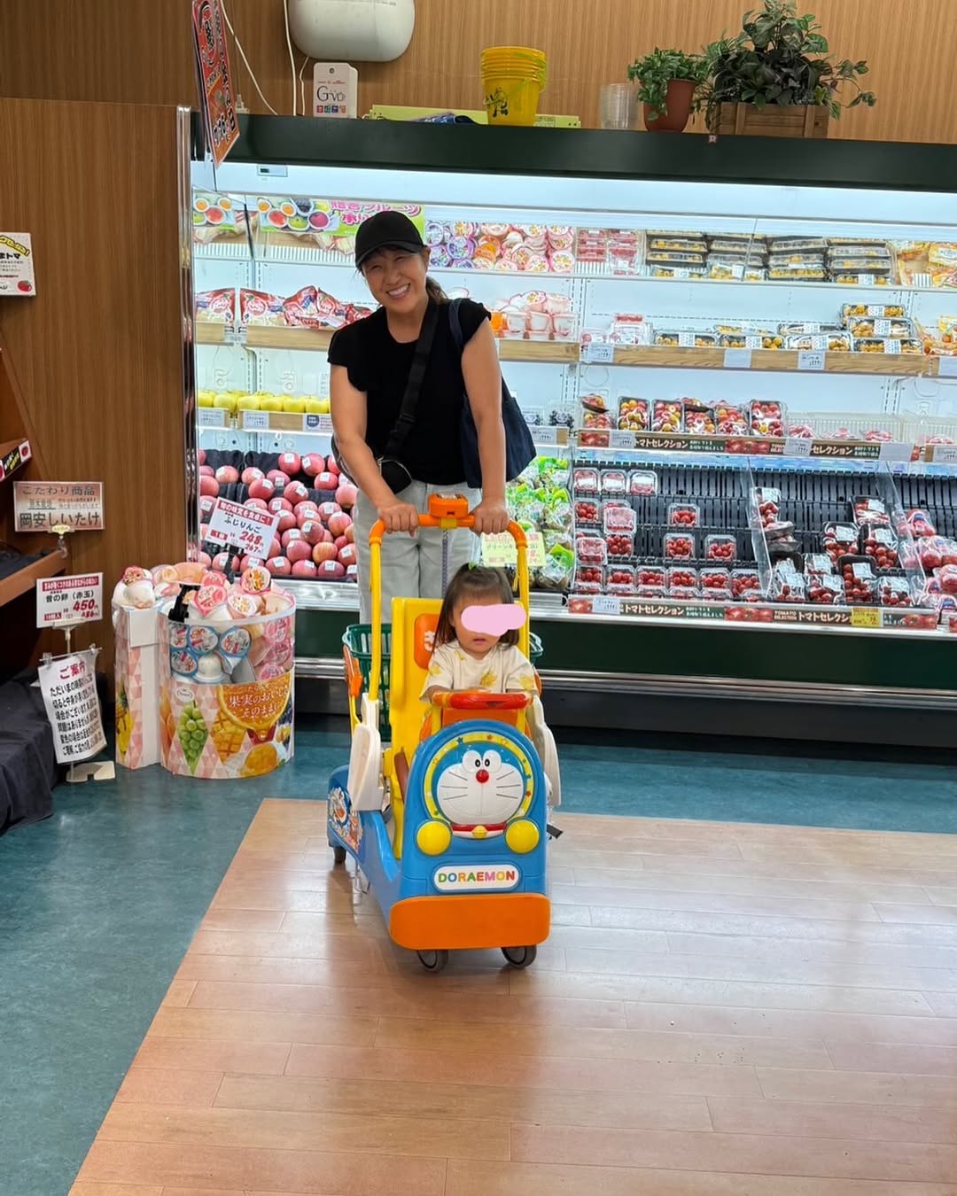 北斗晶、「〇〇を再び押すなんて」孫との買い物姿にファンほっこり