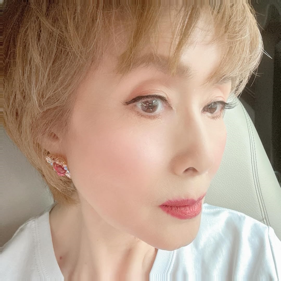 相変わらず綺麗な大物歌手のお宝鑑定が楽しみです！