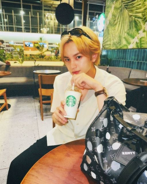 中島健人 スタバでの笑顔ショットにファン悶絶