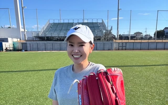 女子ゴルファー青山加織、ソフトボール合宿に参戦！「尋常じゃない程の筋肉痛になりました」