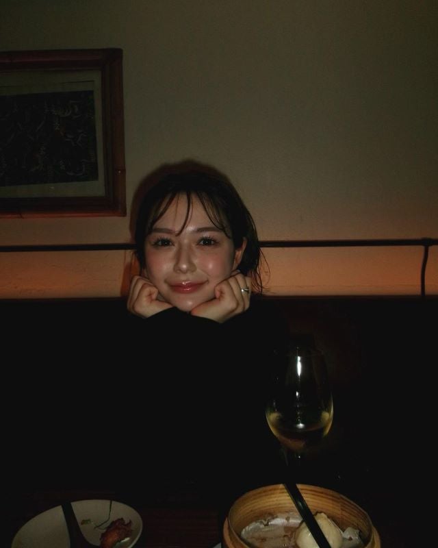 あの人気タレントのご飯ショットが可愛すぎると話題に「大好きな白ワインと小籠パゥ！」