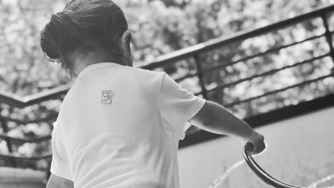 本並健治「ぷくぷくちゃんが元気すぎる！」“水撒き姿が桂里奈そっくり”と話題に