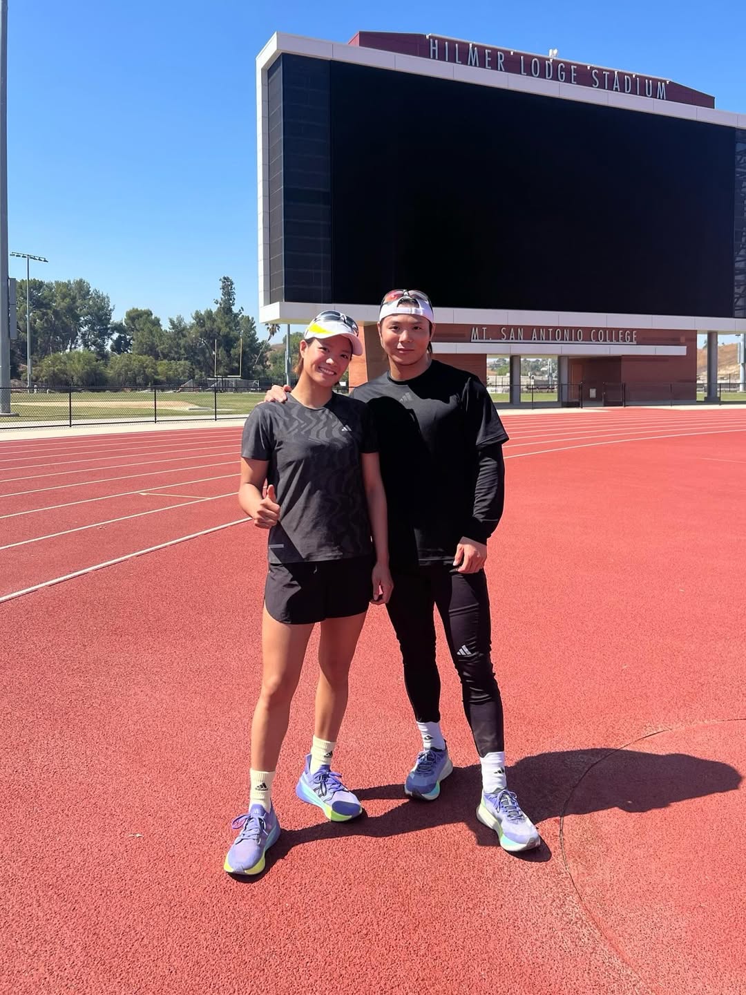 柔道・阿部一二三&詩がアメリカで仲良し肩くみショットを公開で、ファンは「美男美女兄妹」と大歓喜