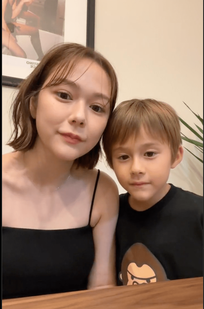 あの人気タレントが17歳年下イケメン弟との密着2S披露でファン悶絶！