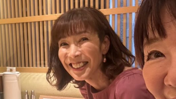 大林素子が新喜劇メンバーと感激の再会！「祇園花月で刺激と尊敬を再確認」