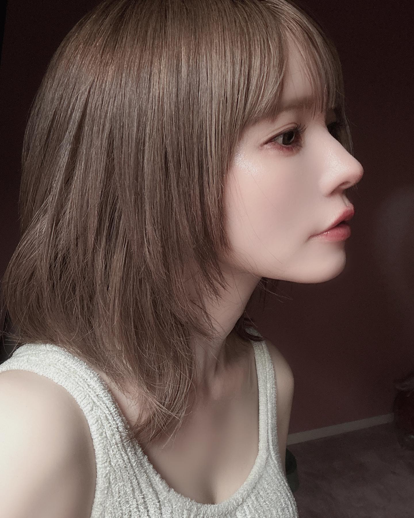 益若つばさ 37歳とは思えない横顔接近ショットを披露📸美髪整形を報告🗣