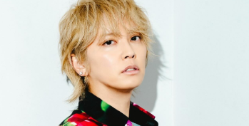 「ビジュえぐすぎた…！」手越祐也、SUGIZOライブにサプライズ出演！圧巻パフォにファン熱狂