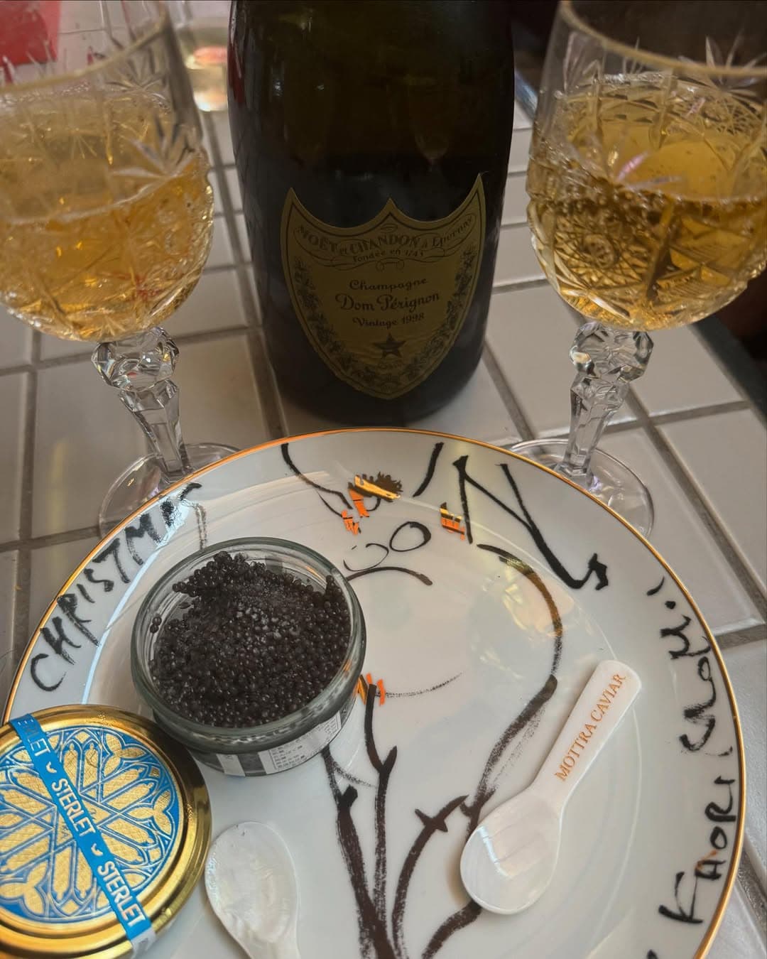 桃井かおり、夫の誕生日を報告　ドンペリ＆キャビアで豪華にお祝い