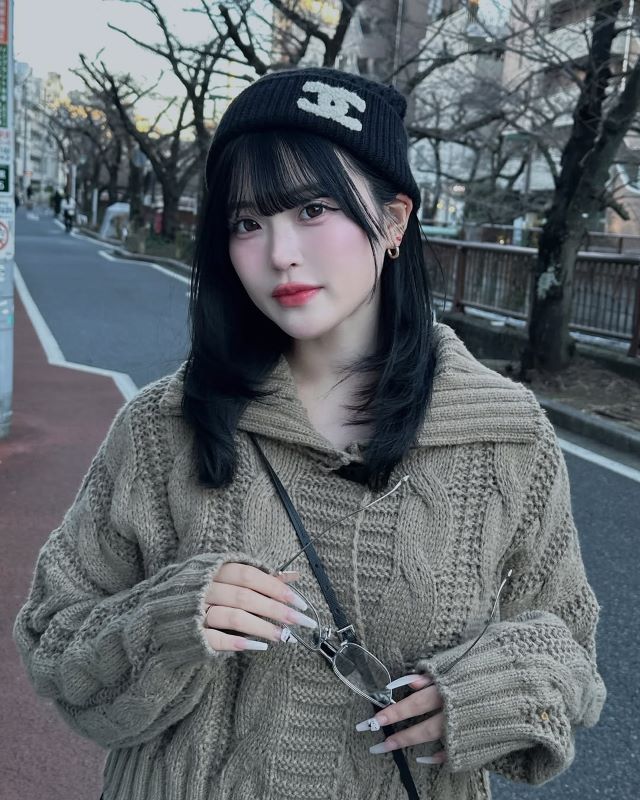 「明るめチーク似合いすぎ！！」あの人気インフルエンサーの最新ショットが話題に