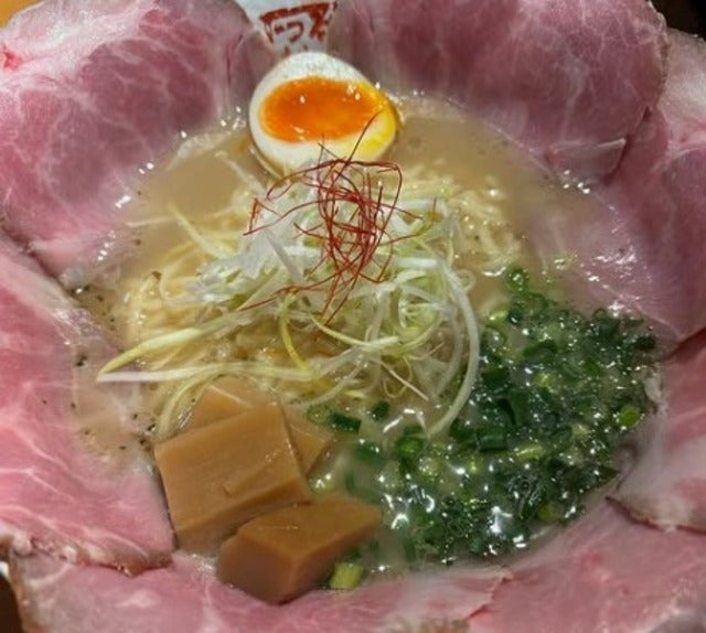 「京都と言えばラーメン」ミキ昴生がチャーシュー麺と炙りチャーシュー丼を美味しくいただく！