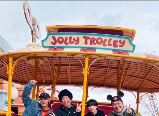 中間淳太、ディズニー仲間の輪が広がる！「特別高興的一天」心温まる集合ショットに反響