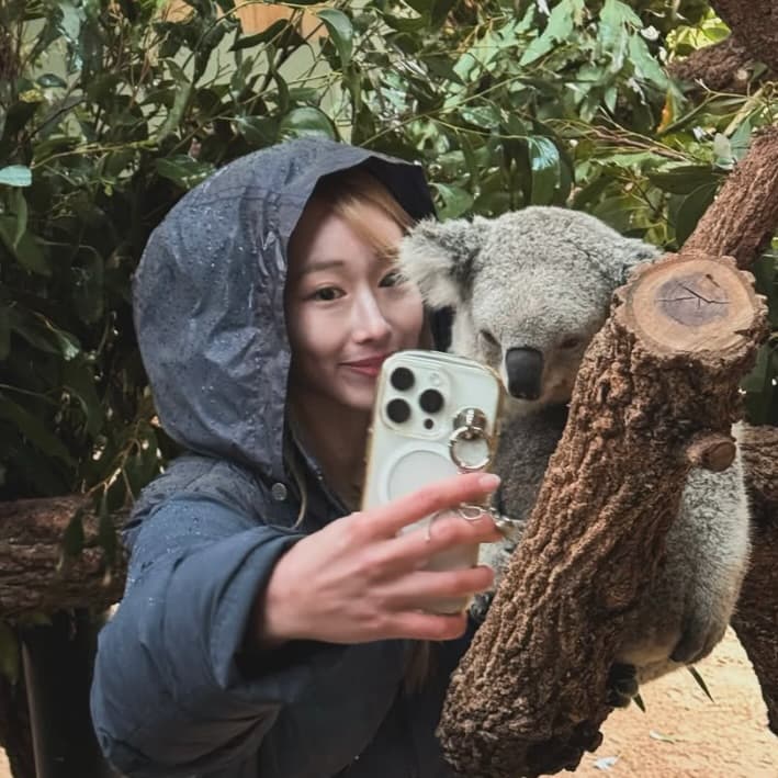 コアラも応援中！？スノーボード鬼塚雅、オーストラリアで動物と触れ合う