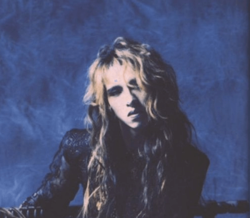 懐かしのロングヘアー写真！YOSHIKIが髪を伸ばしたい思いを投稿