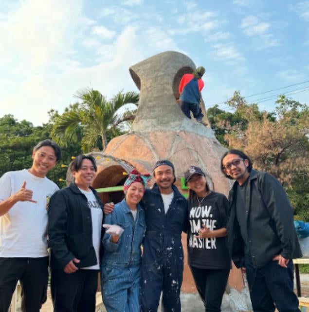 「赤土こねてペタペタ塗って…」田中律子が絶賛！カケルのアースバッグサウナとは