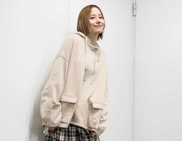 宮島咲良、衣装戦隊ミヤジマンで競馬中継コーデ披露！