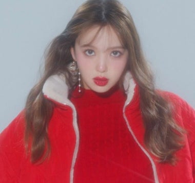 藤田ニコルの最新冬のLOOKに「世界一、赤似合いすぎ❤️」「えぐいかわいい」の声