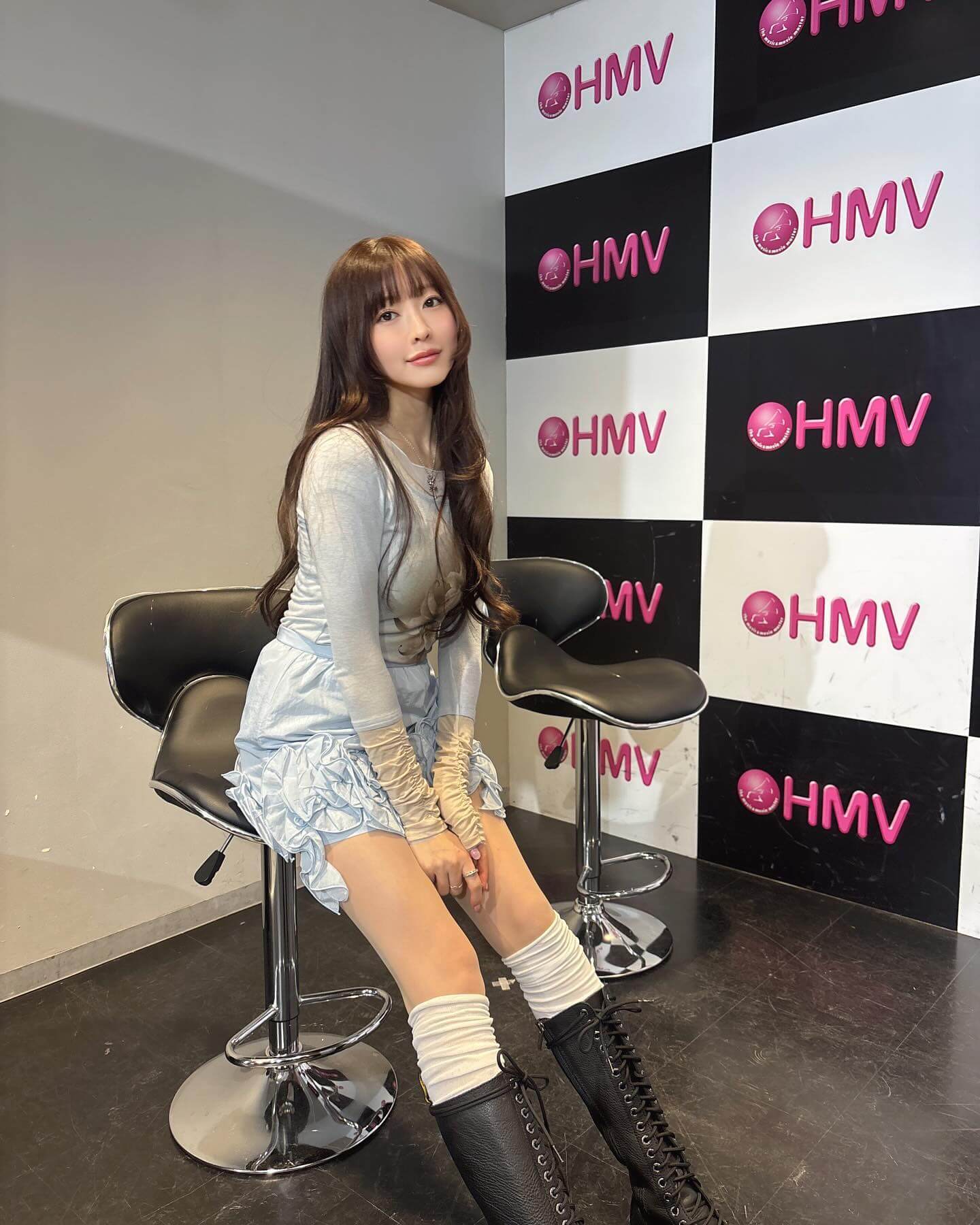 SILENT SIREN・すぅ、同郷の親友にレイヤーカットしてもらったスタイルが可愛すぎる！