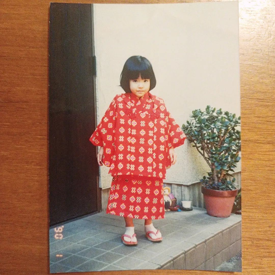 「貴重な写真✨」上野樹里さんが幼少期の写真公開👶💕可愛すぎ❗️と話題🌈
