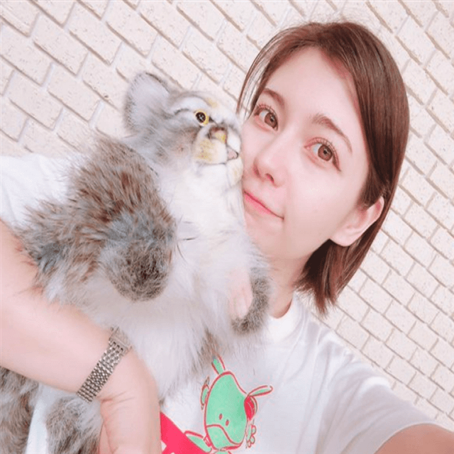 Lynn（リン）がペットとのビューティーショットを公開