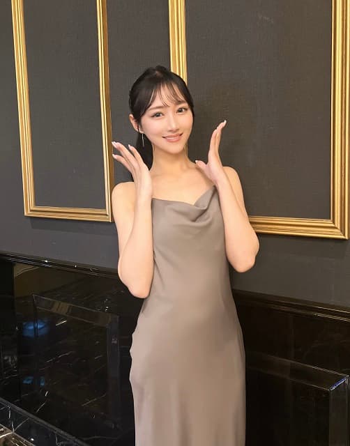「ニヤニヤが止まらないー」タレント 川瀬もえが美麗なドレス姿でファン悩殺！