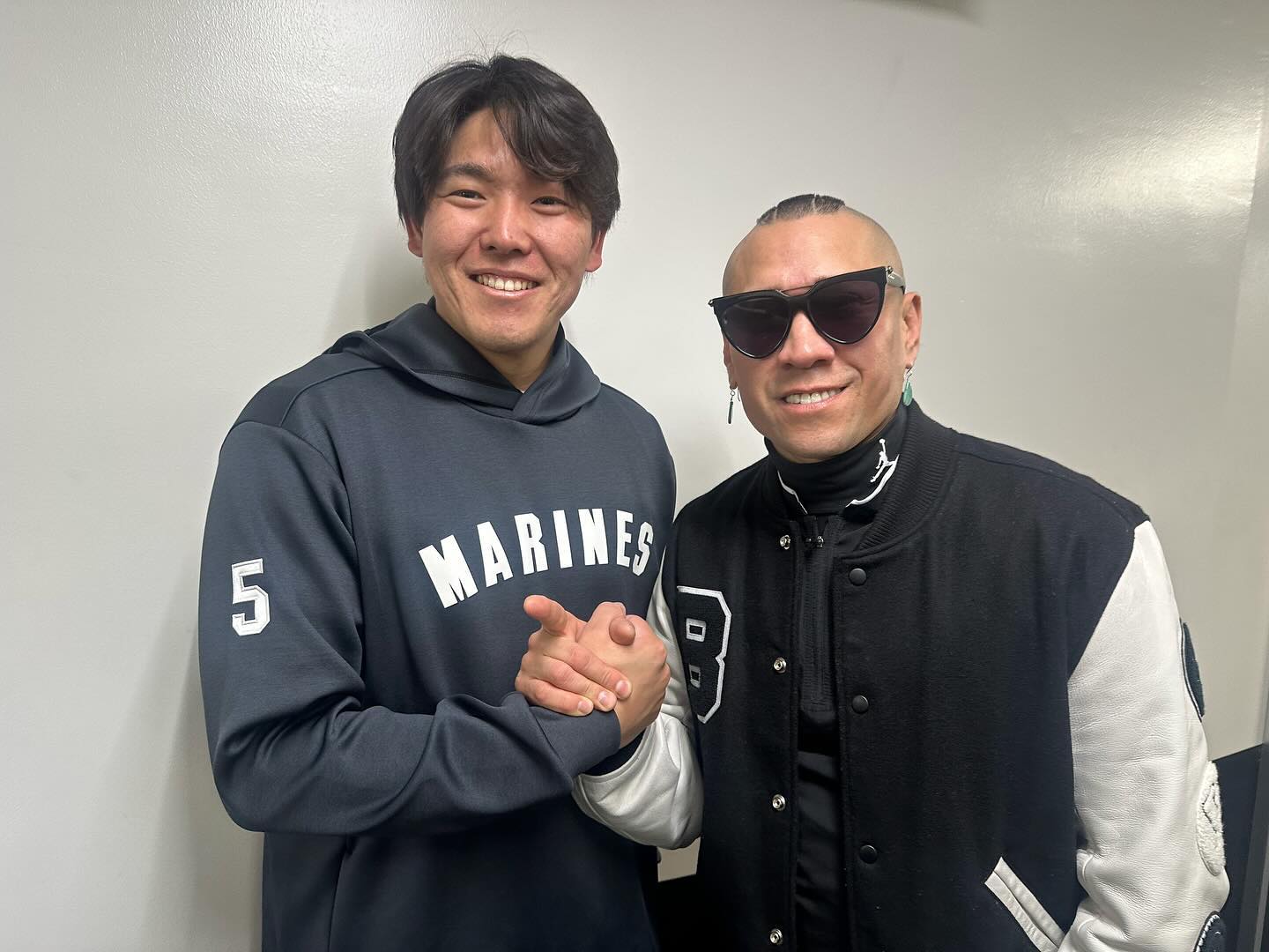 ロッテ・安田とグラミー賞6度受賞のBLACK EYED PEASがキャッチボール⚾︎