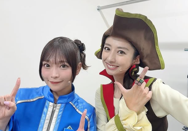 “キュートな笑顔に胸キュン”舞台『ビットワールド THE STAGE』中田あすみ、小山百代との2ショット披露！