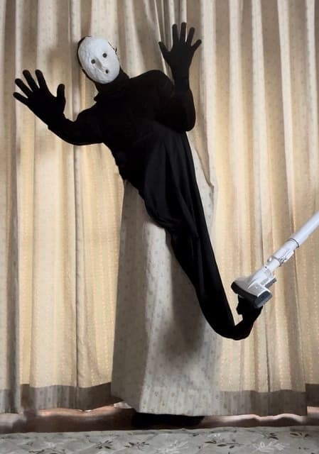 「持ち味を活かし過ぎてる…」ホラー作家”雨穴”がハロウィンに投稿したコスプレが秀逸すぎて話題に