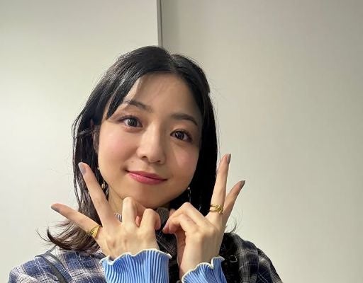 中村静香、最新ショットをインスタ投稿！ダブルピース＆笑顔でファン魅了！