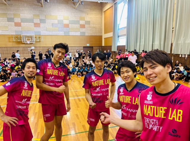 「バレーボール教室を実施しました」東京グレートベアーズが長崎でバレーボール教室を実施