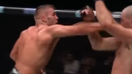 UFC3王者撃破の衝撃！ドリカス・デュ・プレシが無敗継続なるか？UFC319でカムザットと激突！