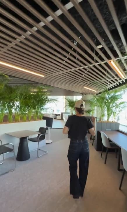 「広っ‼」タレント〇〇が惚れ込んだ新オフィスにファンも憧れの眼差し「住みたい！」