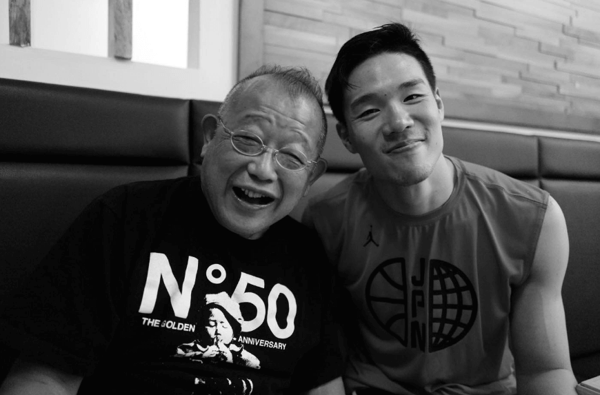 笑福亭鶴瓶、ハワイでの偶然の出会いを報告「馬場ブーンとハワイで」