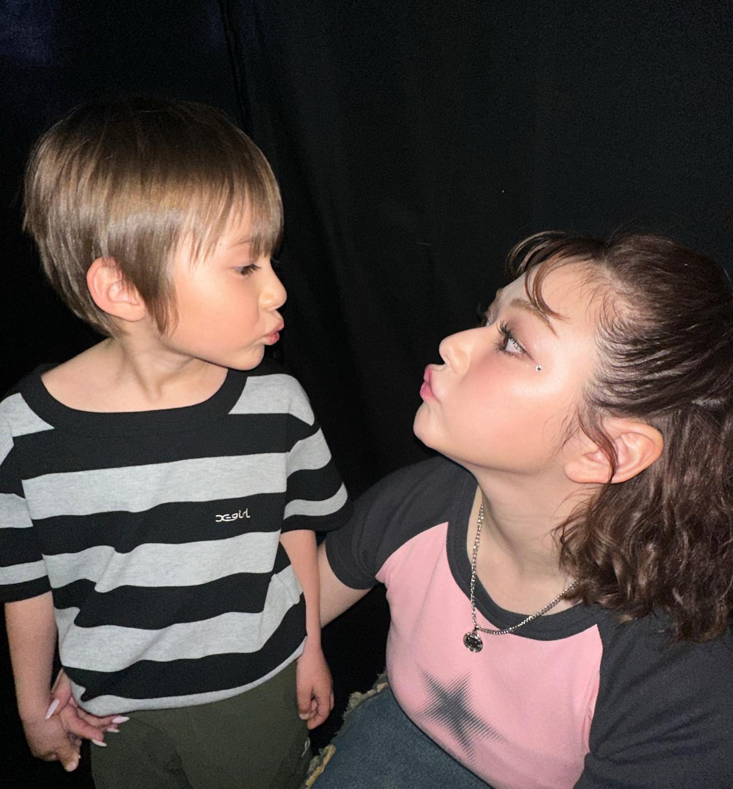 村重杏奈が弟・しょうま君とのランウェイを振り返る！「横顔似過ぎてびっくり」