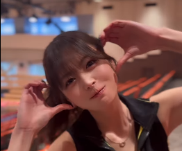 水瀬琴音、ラウンドガール姿を披露！ファン「可愛すぎる」と絶賛