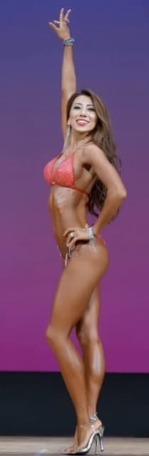 「その一歩があなたの人生を変える」ビキニアスリート・安井友梨が2025年の減量スタートを報告！