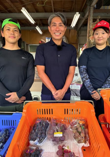 「ちなみに僕は6房を持ち帰りました！」元サッカー選手・前園真聖がぶどうのおいしさを伝える