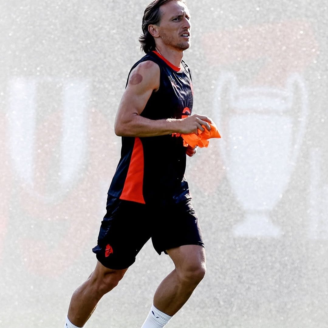 モドリッチ、ミラン移籍後初のトレーニングに参加し"ミラネッロ"で存在感を発揮！