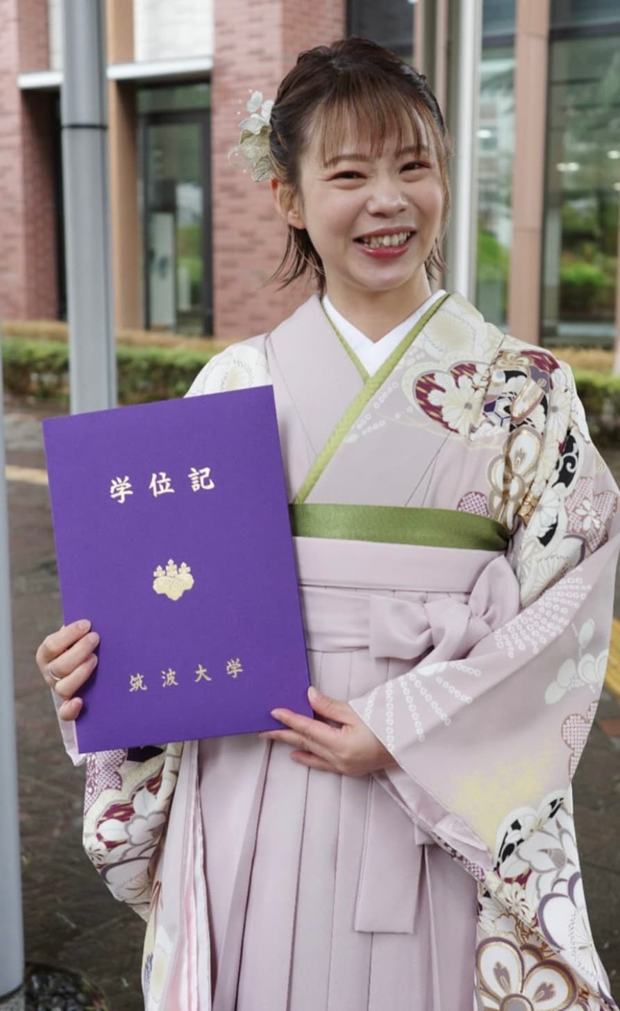 髙木菜那、美しすぎる袴姿で、筑波大学院の博士前期課程卒業を報告！妹・髙木美帆も駆けつけ仲良し姉妹2ショットにファン歓喜！