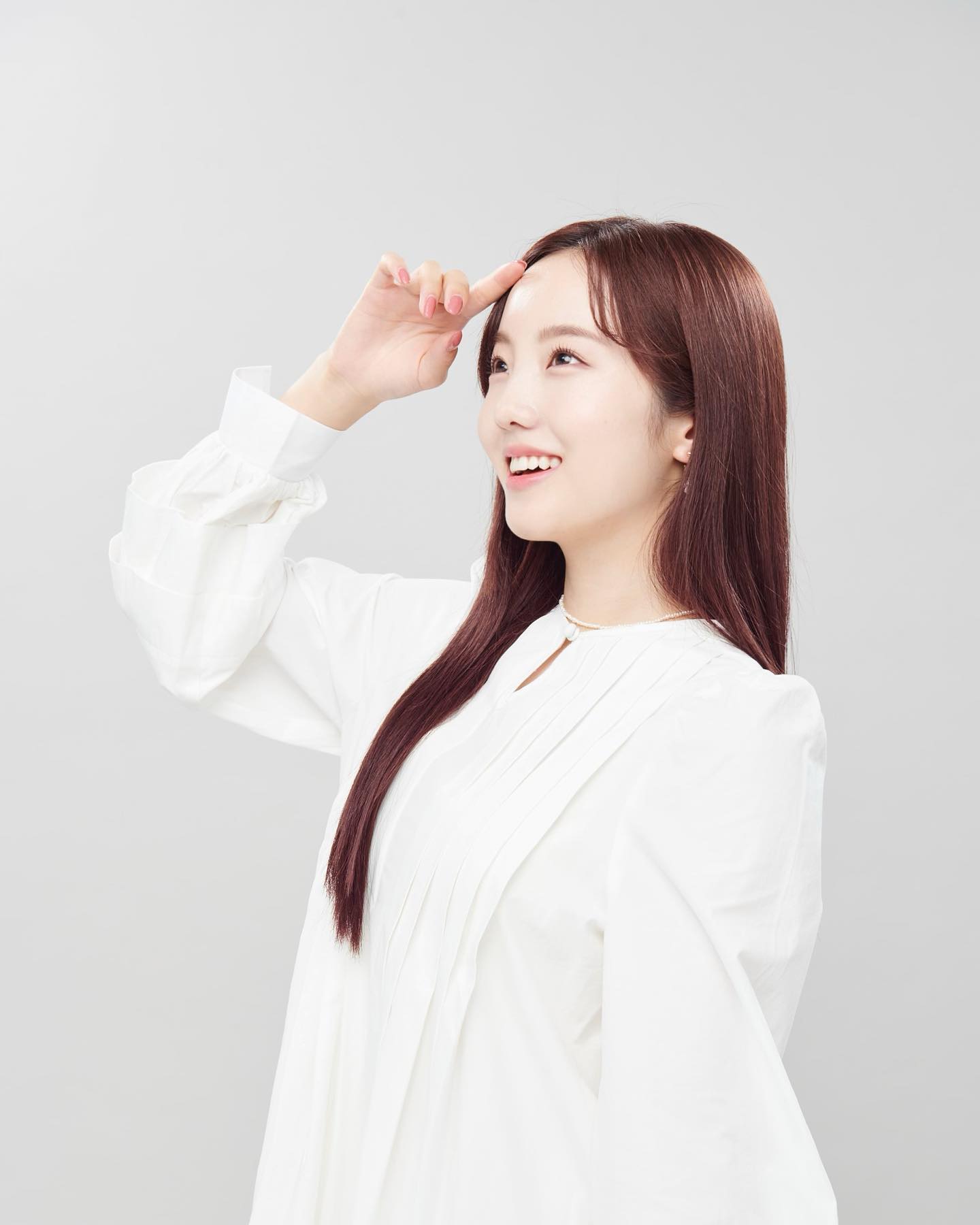 「かわいい+大人っぽい」本田真凜が透明感溢れる横顔ショットを公開💘