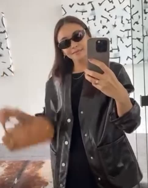 滝沢眞規子 お仕事モード全開！ナヌーシュカジャケットで