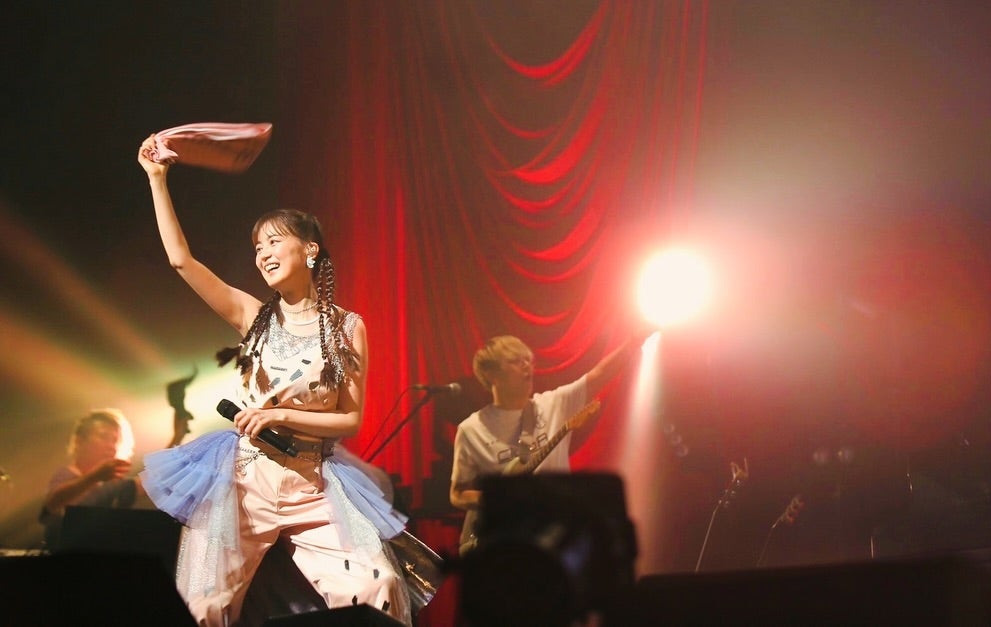 生田絵梨花、ワイルドな風貌でファンを魅了「大阪、まいどおーきに！！」