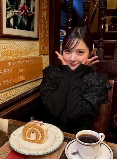 「喫茶店の日」稲場愛香が喫茶店でのキュートな日常を投稿しファンを魅了！