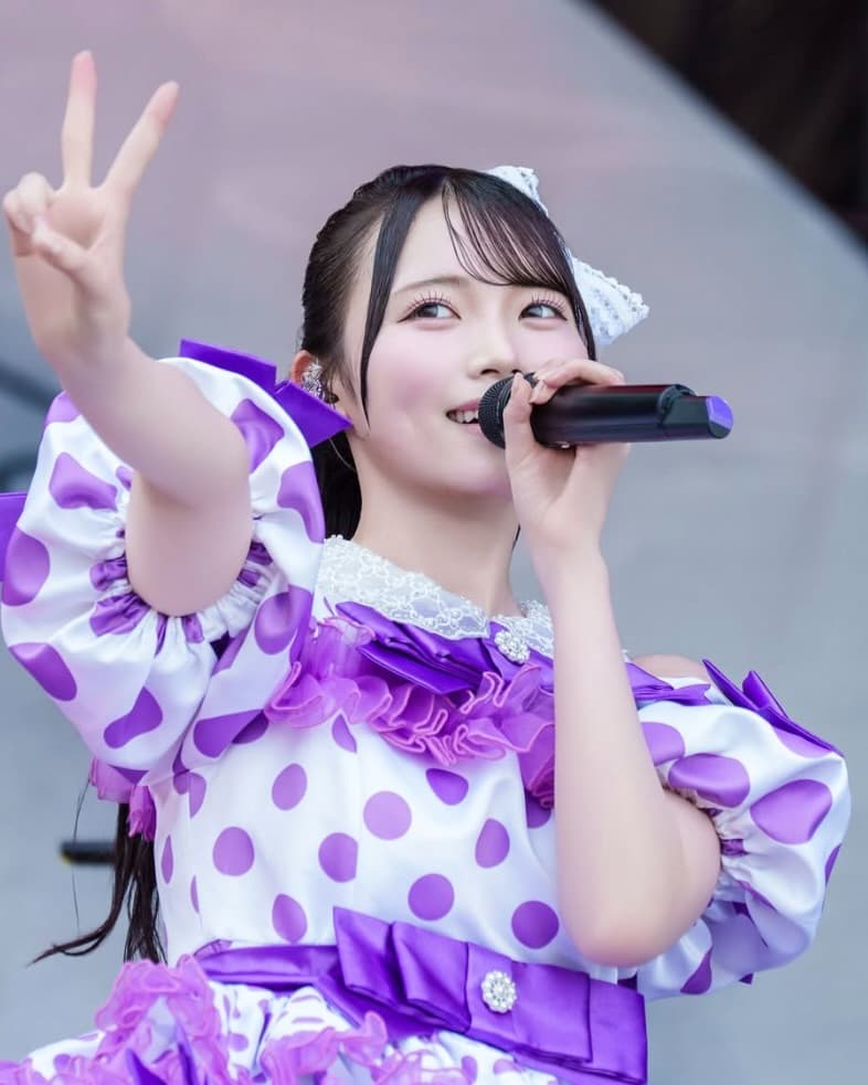 美しいのに…干し芋！？CUTIE STREET真鍋凪咲のソロショットを公開