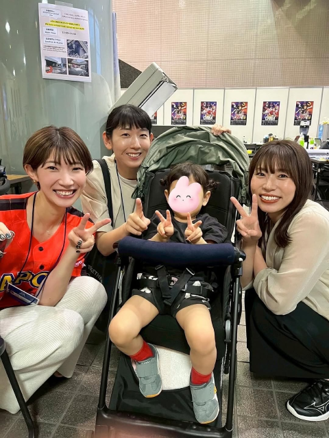 「◯◯さんにばったり」石井優希、"戦友"の元女子バレー日本代表と遭遇！初めましての娘さんに「ちょーーー可愛かった」